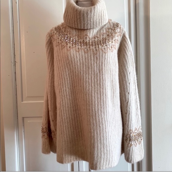 Zara Sweaters - NWT ZARA cream pullover sweater with sequin detail